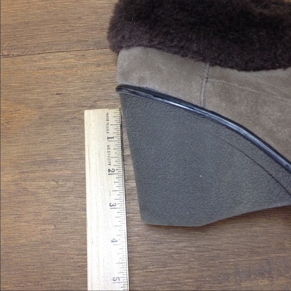 B. Makowsky Tan Suede & Brown Fur Wedge Booties - Picture 7 of 8